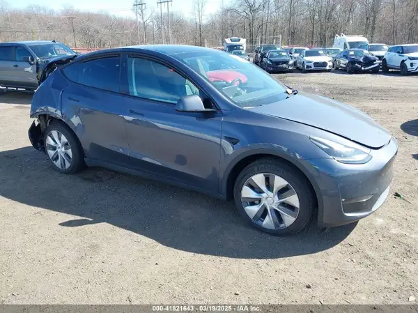 7SAYGDEE2PF854917 2023 TESLA MODEL Y - Image 1