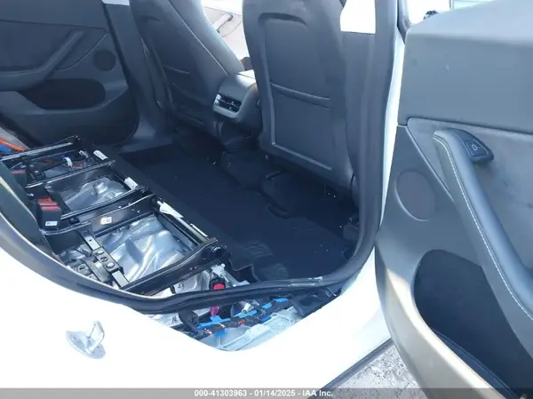 7SAYGDEE2PF855551 2023 TESLA MODEL Y - Image 8