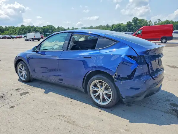 7SAYGDEE2PF857929 2023 TESLA MODEL Y - Image 2