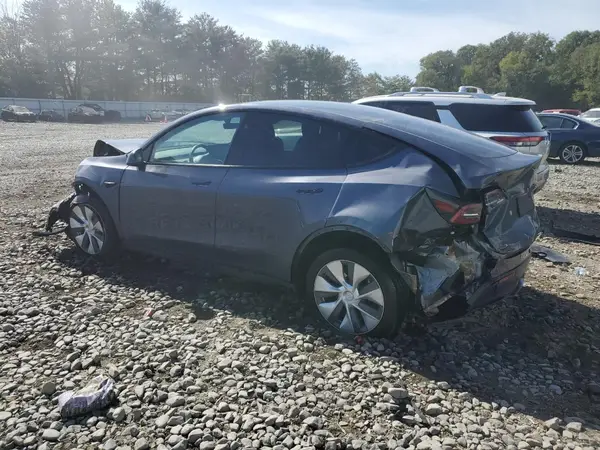 7SAYGDEE2PF860944 2023 TESLA MODEL Y - Image 2