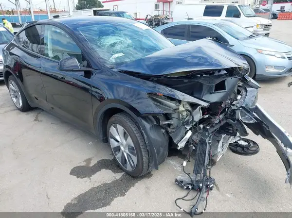 7SAYGDEE2PF863200 2023 TESLA MODEL Y - Image 1