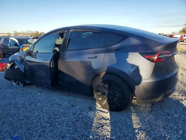 7SAYGDEE2PF867442 2023 TESLA MODEL Y - Image 2