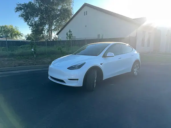 7SAYGDEE2PF871734 2023 TESLA MODEL Y - Image 2