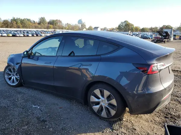 7SAYGDEE2PF873855 2023 TESLA MODEL Y - Image 2