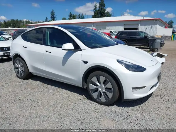 7SAYGDEE2PF877078 2023 TESLA MODEL Y - Image 1
