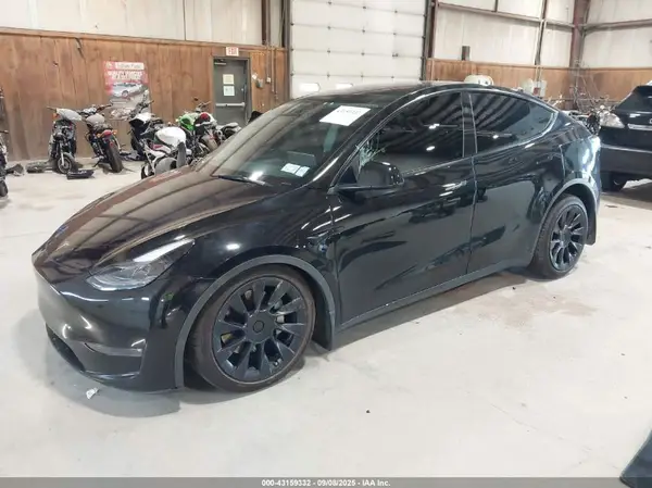 7SAYGDEE2PF879073 2023 TESLA MODEL Y - Image 2