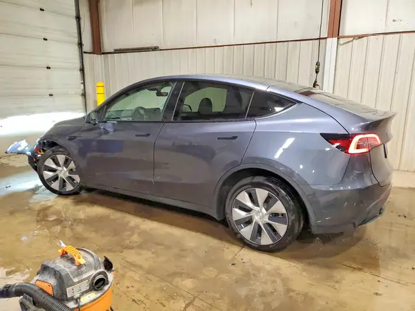 7SAYGDEE2PF885746 2023 TESLA MODEL Y - Image 2