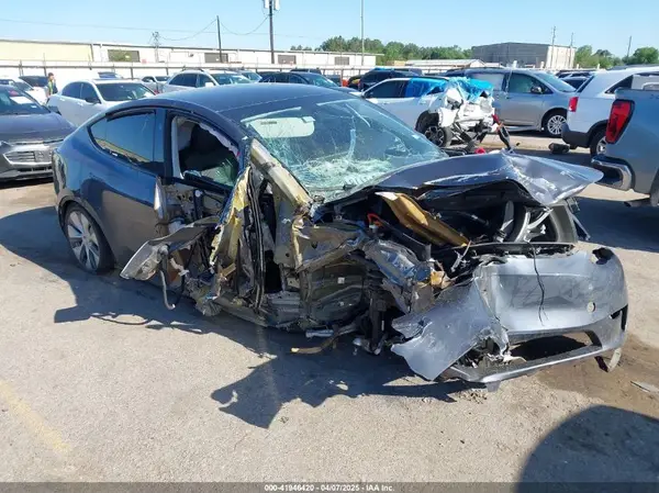 7SAYGDEE2PF889117 2023 TESLA MODEL Y - Image 1