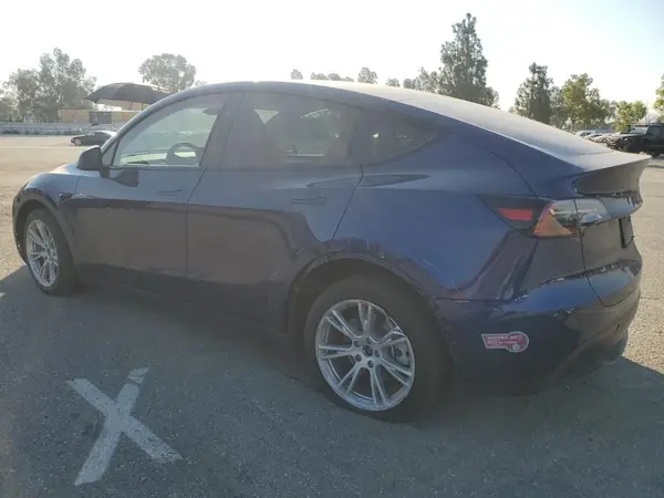 7SAYGDEE2PF889327 2023 TESLA MODEL Y - Image 2