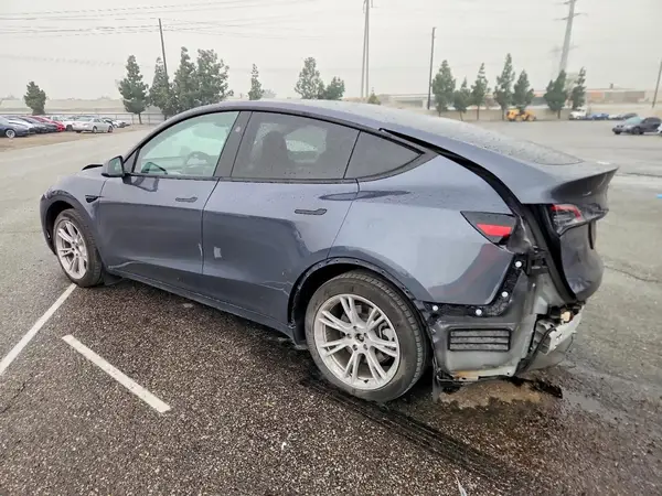 7SAYGDEE2PF908149 2023 TESLA MODEL Y - Image 2