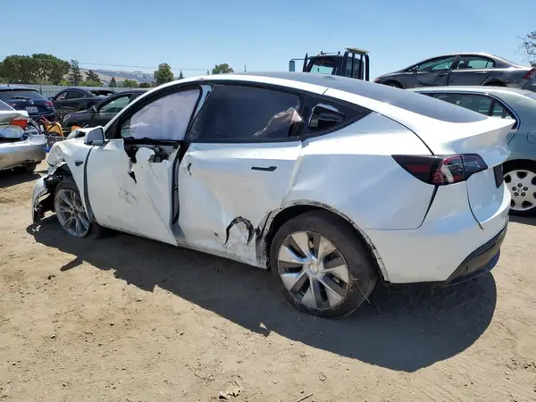 7SAYGDEE2PF909057 2023 TESLA MODEL Y - Image 2