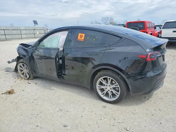 7SAYGDEE2PF909575 2023 TESLA MODEL Y - Image 2