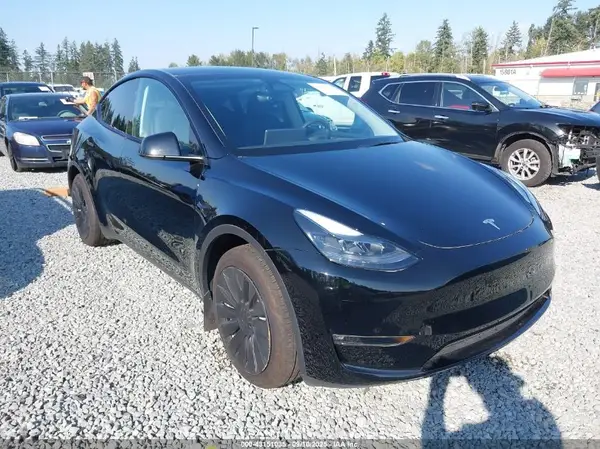 7SAYGDEE2PF921290 2023 TESLA MODEL Y - Image 1