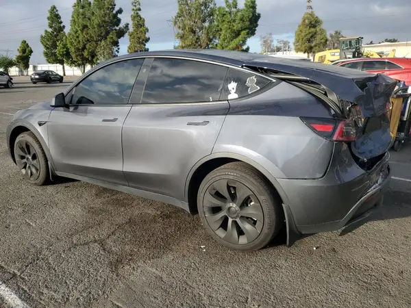 7SAYGDEE2PF928790 2023 TESLA MODEL Y - Image 2