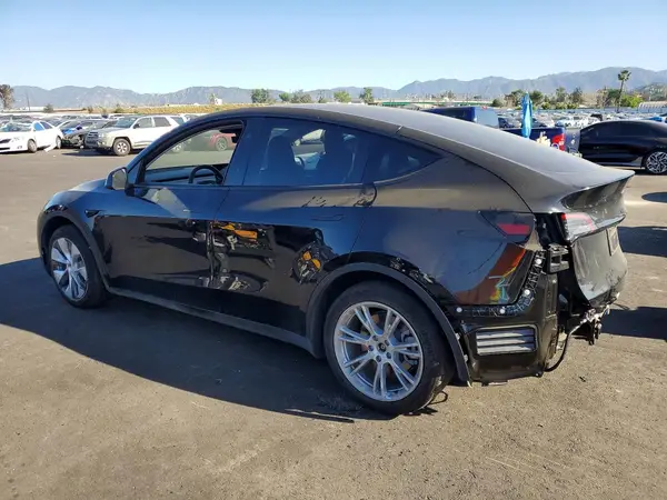 7SAYGDEE2PF939241 2023 TESLA MODEL Y - Image 2