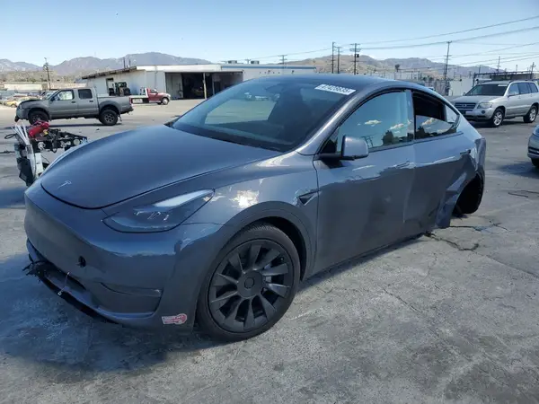 7SAYGDEE2PF949915 2023 TESLA MODEL Y - Image 1