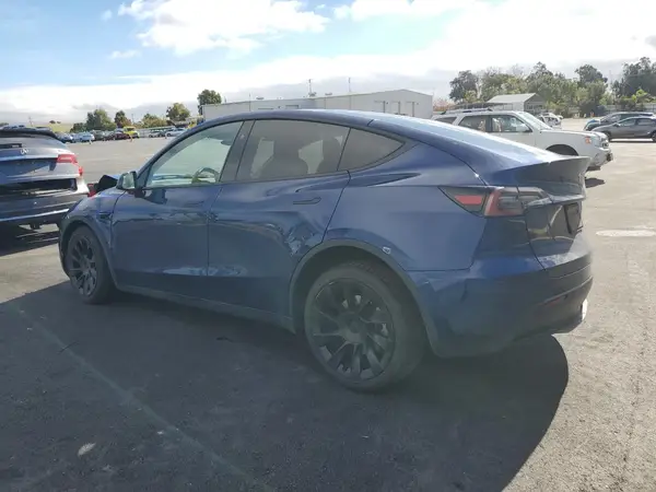 7SAYGDEE2PF972238 2023 TESLA MODEL Y - Image 2