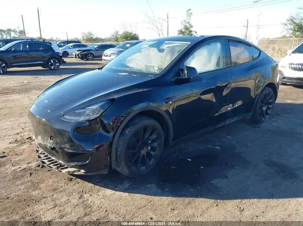 7SAYGDEE2RA214710 2024 TESLA MODEL Y - Image 2