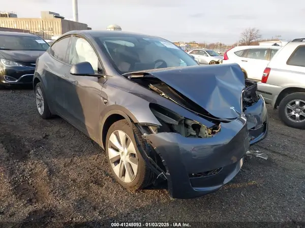 7SAYGDEE2RA217008 2024 TESLA MODEL Y - Image 1