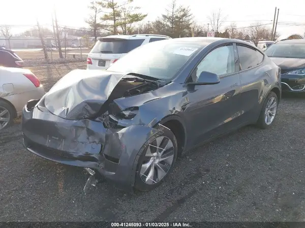 7SAYGDEE2RA217008 2024 TESLA MODEL Y - Image 2