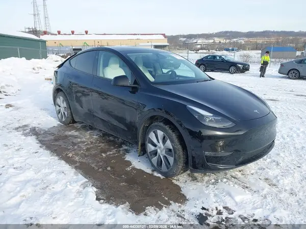7SAYGDEE2RA217333 2024 TESLA MODEL Y - Image 1