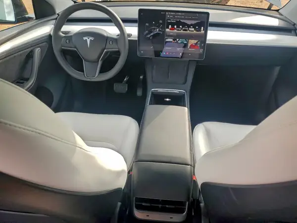 7SAYGDEE2RA222936 2024 TESLA MODEL Y - Image 8