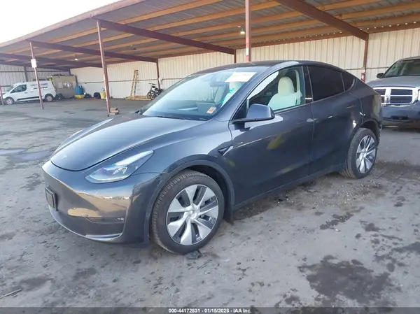 7SAYGDEE2RA223018 2024 TESLA MODEL Y - Image 2