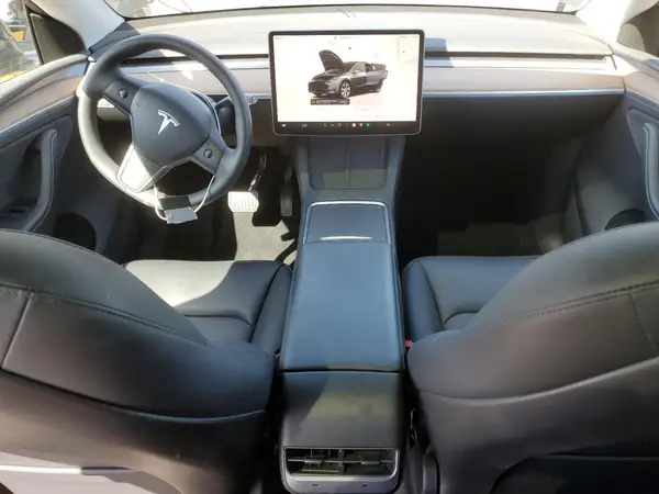 7SAYGDEE2RA223052 2024 TESLA MODEL Y - Image 8