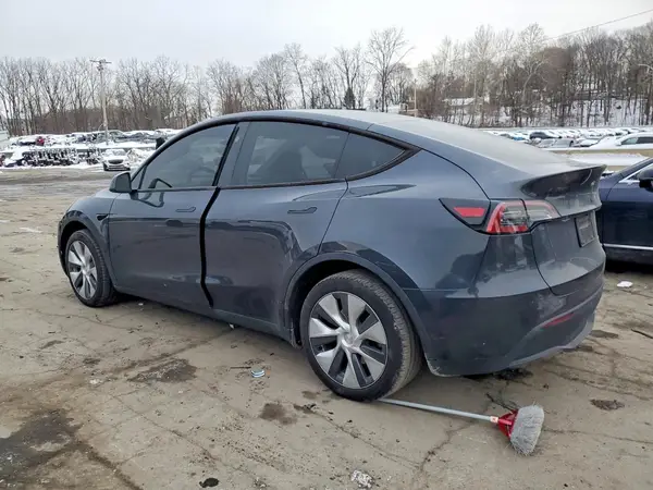 7SAYGDEE2RA223245 2024 TESLA MODEL Y - Image 2