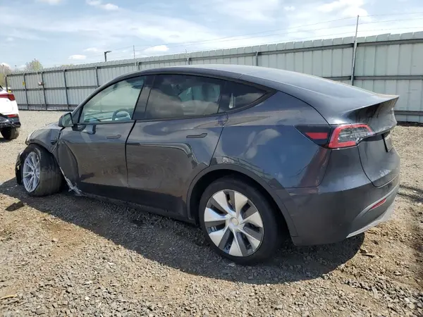 7SAYGDEE2RA227358 2024 TESLA MODEL Y - Image 2