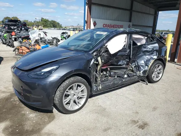 7SAYGDEE2RA227375 2024 TESLA MODEL Y - Image 1