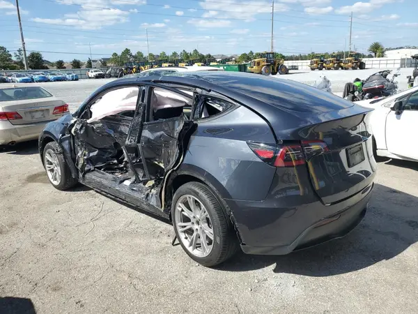 7SAYGDEE2RA227375 2024 TESLA MODEL Y - Image 2