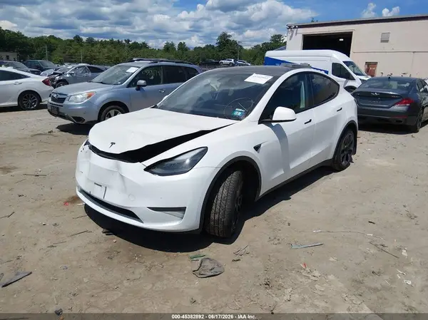 7SAYGDEE2RA228414 2024 TESLA MODEL Y - Image 2
