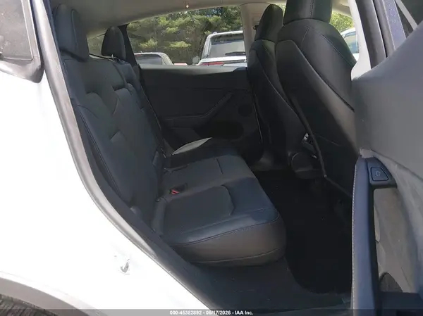 7SAYGDEE2RA228414 2024 TESLA MODEL Y - Image 8
