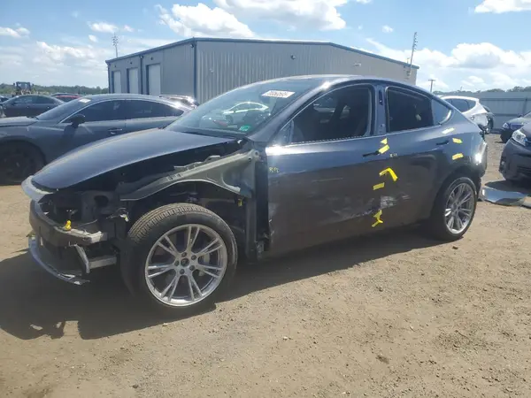 7SAYGDEE2RA228641 2024 TESLA MODEL Y - Image 1