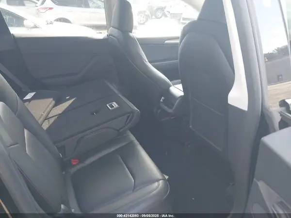 7SAYGDEE2RA229501 2024 TESLA MODEL Y - Image 8