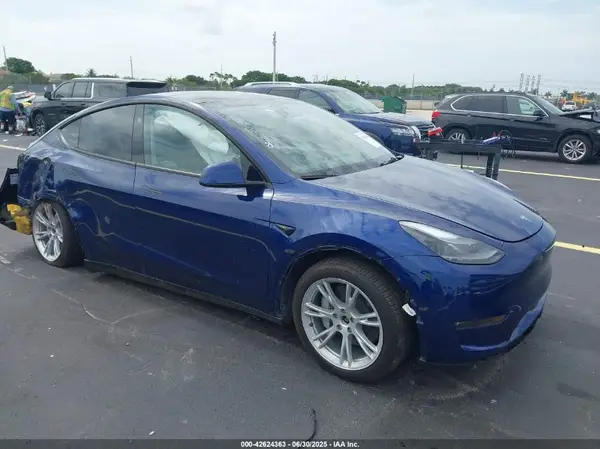 7SAYGDEE2RA230938 2024 TESLA MODEL Y - Image 1