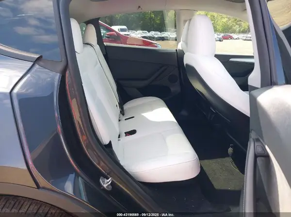 7SAYGDEE2RA234942 2024 TESLA MODEL Y - Image 8