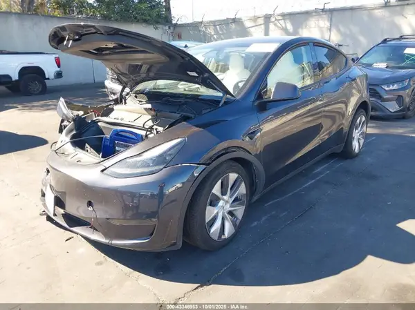7SAYGDEE2RA235895 2024 TESLA MODEL Y - Image 2