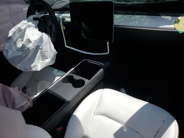 7SAYGDEE2RA237856 2024 TESLA MODEL Y - Image 8