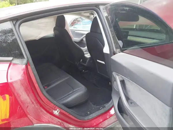 7SAYGDEE2RA241406 2024 TESLA MODEL Y - Image 8