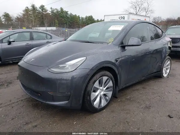 7SAYGDEE2RA244595 2024 TESLA MODEL Y - Image 2