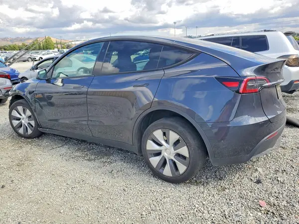 7SAYGDEE2RA245942 2024 TESLA MODEL Y - Image 2