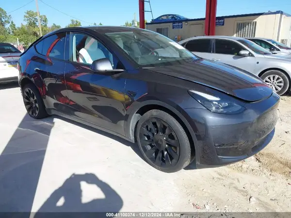 7SAYGDEE2RA248100 2024 TESLA MODEL Y - Image 1