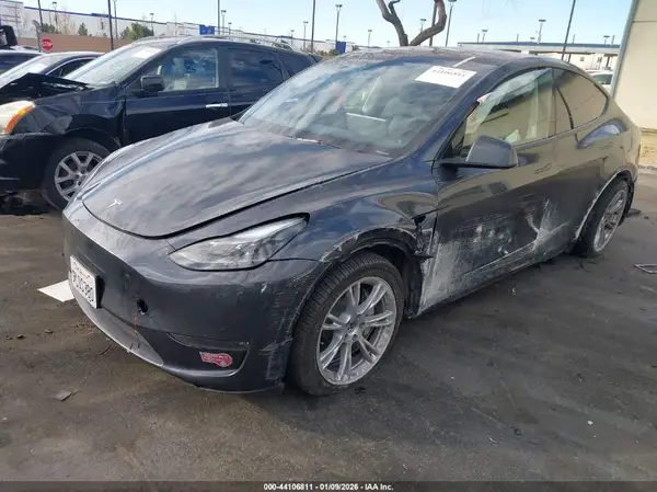 7SAYGDEE2RA250834 2024 TESLA MODEL Y - Image 2