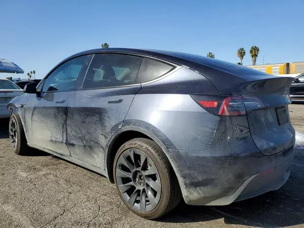 7SAYGDEE2RA250901 2024 TESLA MODEL Y - Image 2