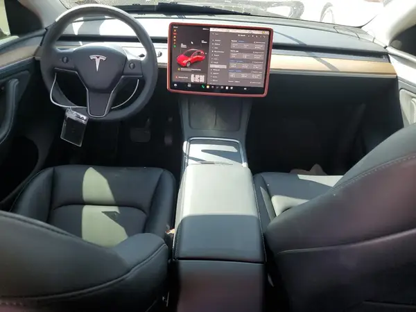 7SAYGDEE2RA256729 2024 TESLA MODEL Y - Image 8
