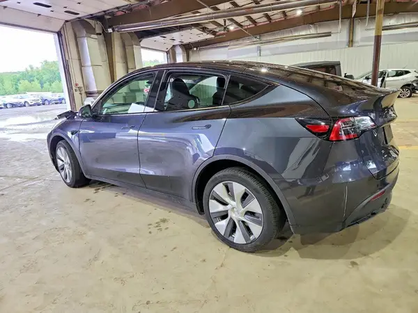 7SAYGDEE2RA269156 2024 TESLA MODEL Y - Image 2