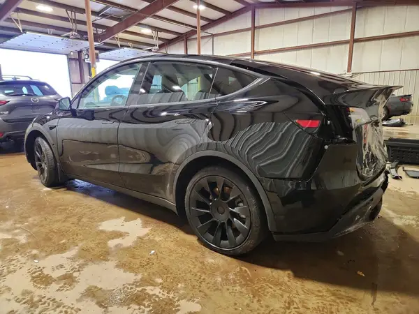 7SAYGDEE2RA269268 2024 TESLA MODEL Y - Image 2