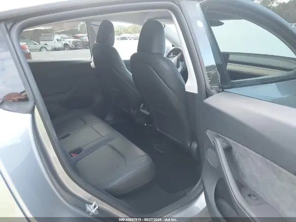 7SAYGDEE2RA269335 2024 TESLA MODEL Y - Image 8